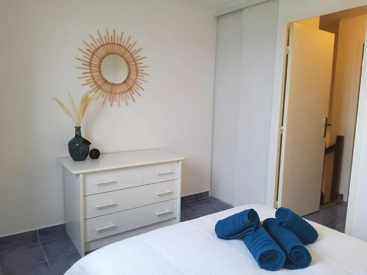 Apartment 47M Carre - Vue Mer 180 Degres - Piscine - Parking Saint-Raphael  France