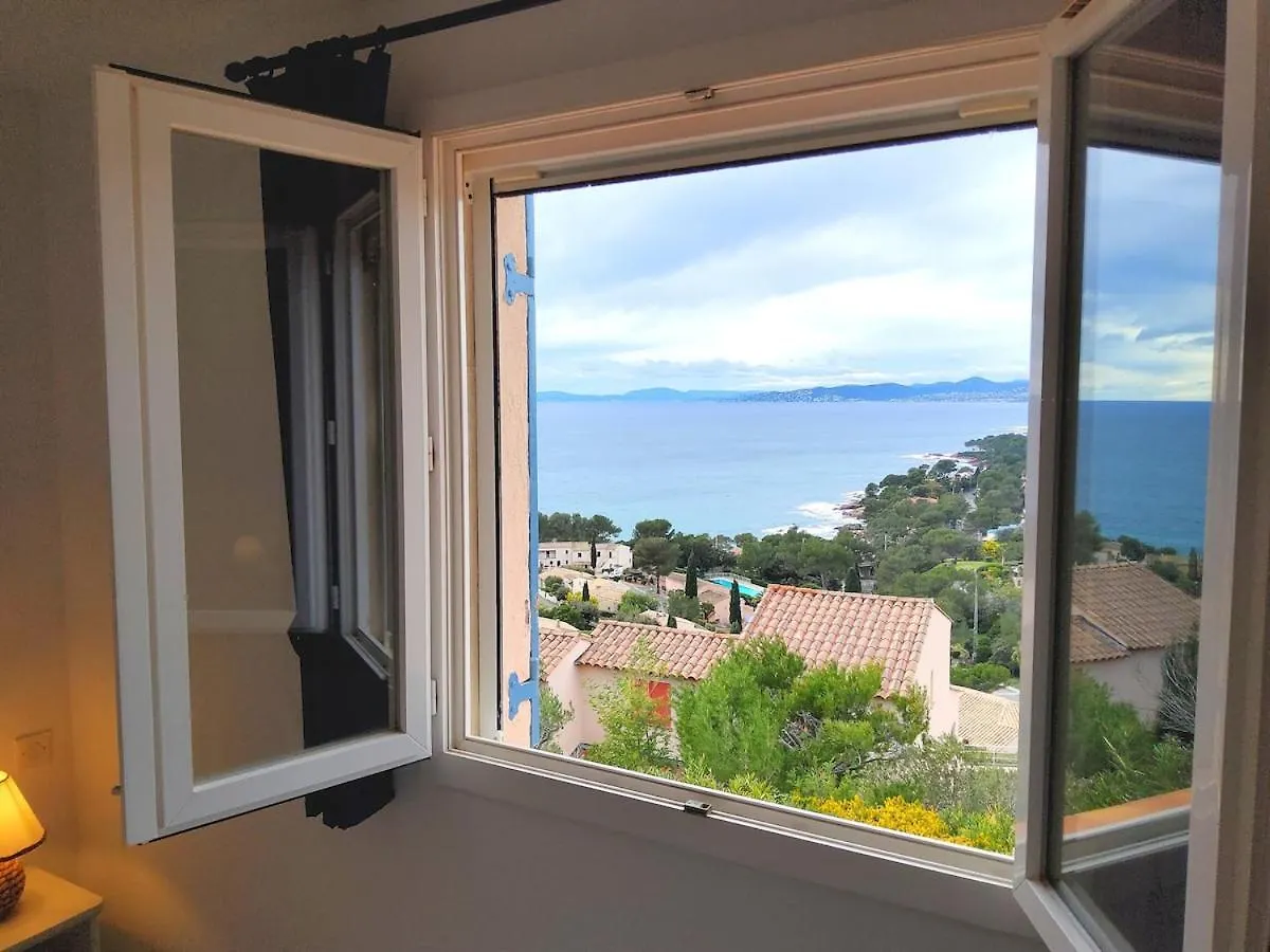 Apartment 47M Carre - Vue Mer 180 Degres - Piscine - Parking Saint-Raphael  France